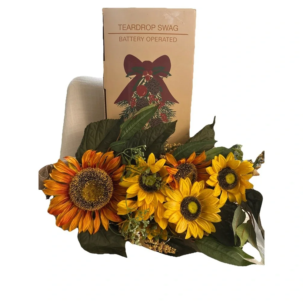 Yuletide Artificial Sunflower Teardrop Swag Simple Adornment Elegant Fall Autumn